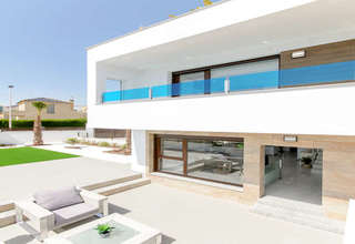 Cluster house for sale in Los Balcones, Torrevieja, Alicante. 